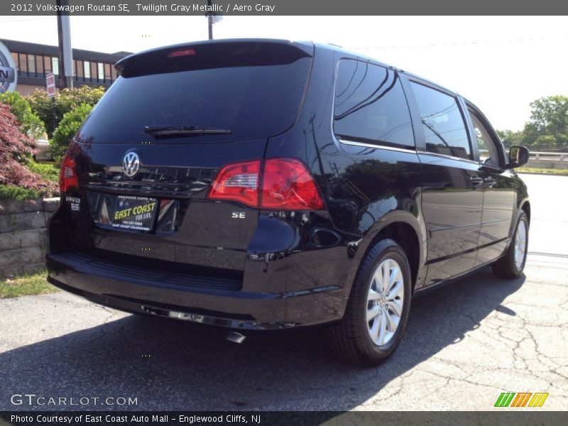 Twilight Gray Metallic / Aero Gray 2012 Volkswagen Routan SE