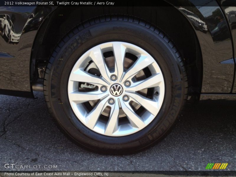 Twilight Gray Metallic / Aero Gray 2012 Volkswagen Routan SE
