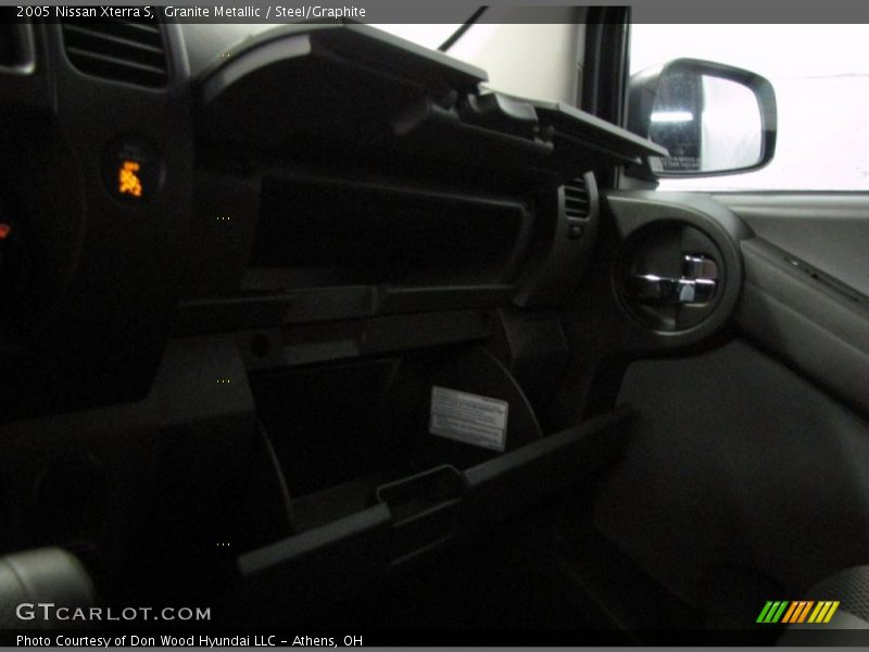 Granite Metallic / Steel/Graphite 2005 Nissan Xterra S