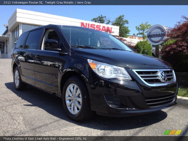Twilight Gray Metallic / Aero Gray 2012 Volkswagen Routan SE