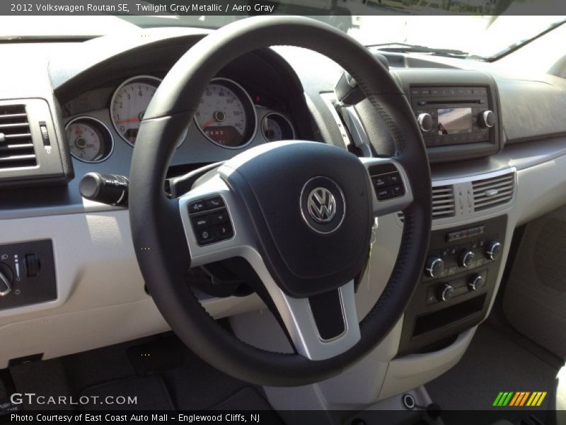 Twilight Gray Metallic / Aero Gray 2012 Volkswagen Routan SE