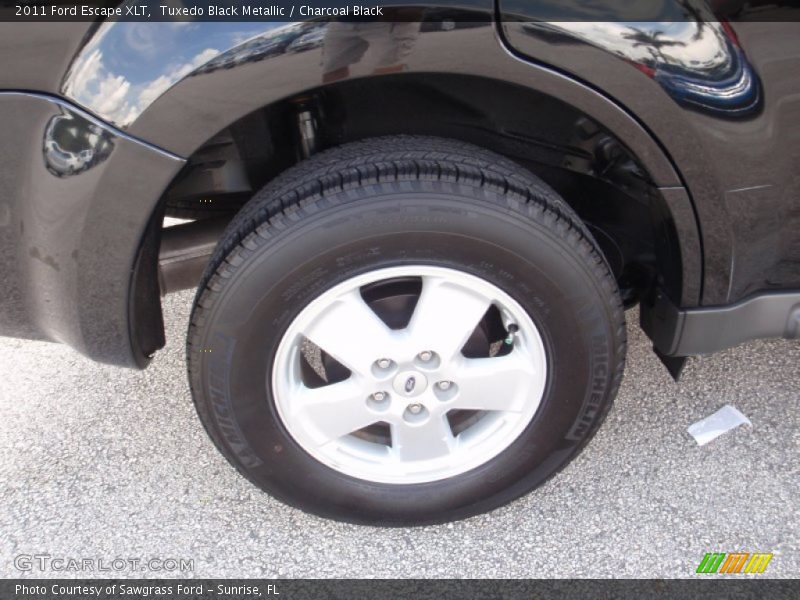 Tuxedo Black Metallic / Charcoal Black 2011 Ford Escape XLT