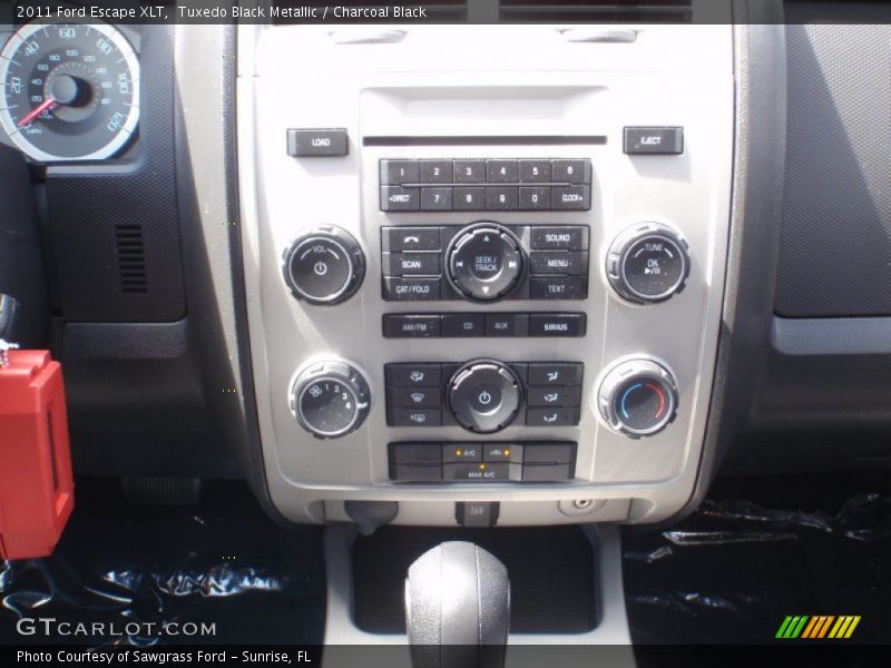 Tuxedo Black Metallic / Charcoal Black 2011 Ford Escape XLT