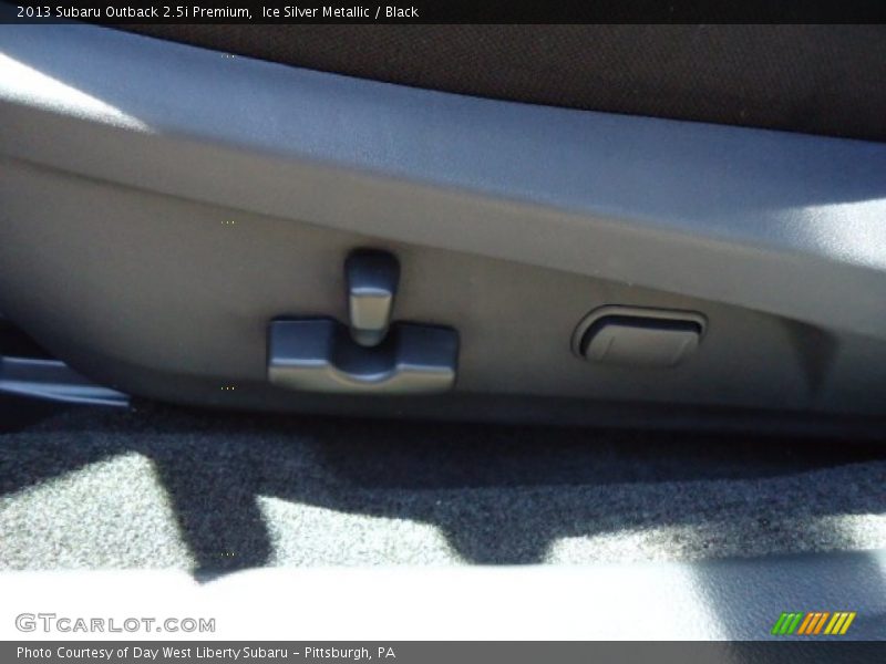 Ice Silver Metallic / Black 2013 Subaru Outback 2.5i Premium