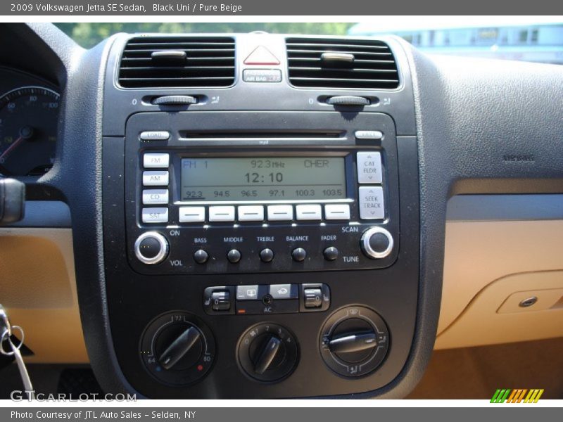 Black Uni / Pure Beige 2009 Volkswagen Jetta SE Sedan