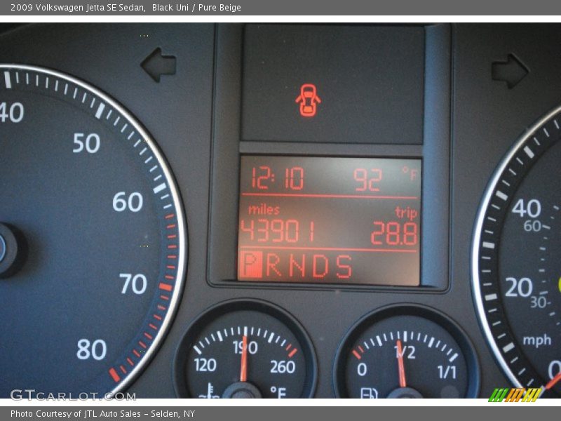 Black Uni / Pure Beige 2009 Volkswagen Jetta SE Sedan