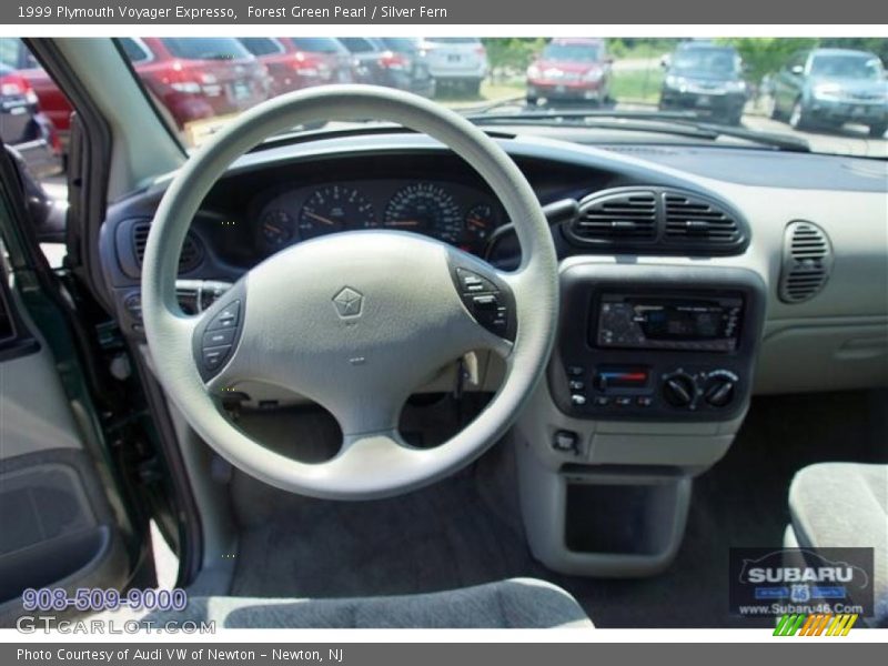 Forest Green Pearl / Silver Fern 1999 Plymouth Voyager Expresso