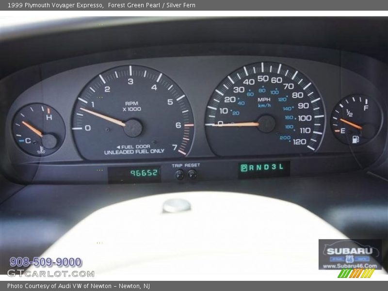 Forest Green Pearl / Silver Fern 1999 Plymouth Voyager Expresso