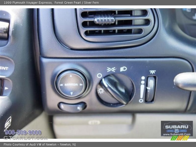Forest Green Pearl / Silver Fern 1999 Plymouth Voyager Expresso