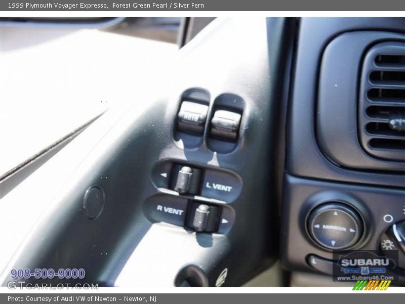 Forest Green Pearl / Silver Fern 1999 Plymouth Voyager Expresso