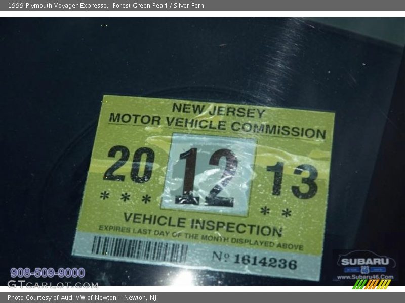 Forest Green Pearl / Silver Fern 1999 Plymouth Voyager Expresso