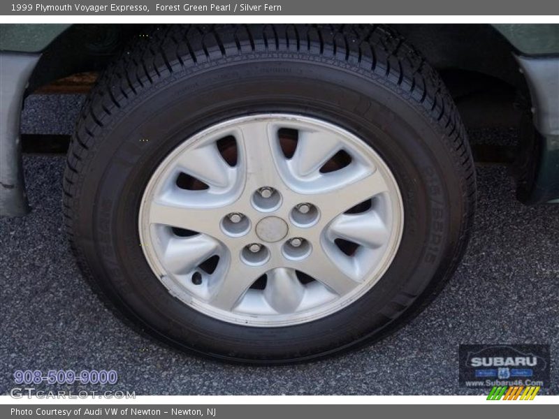 Forest Green Pearl / Silver Fern 1999 Plymouth Voyager Expresso