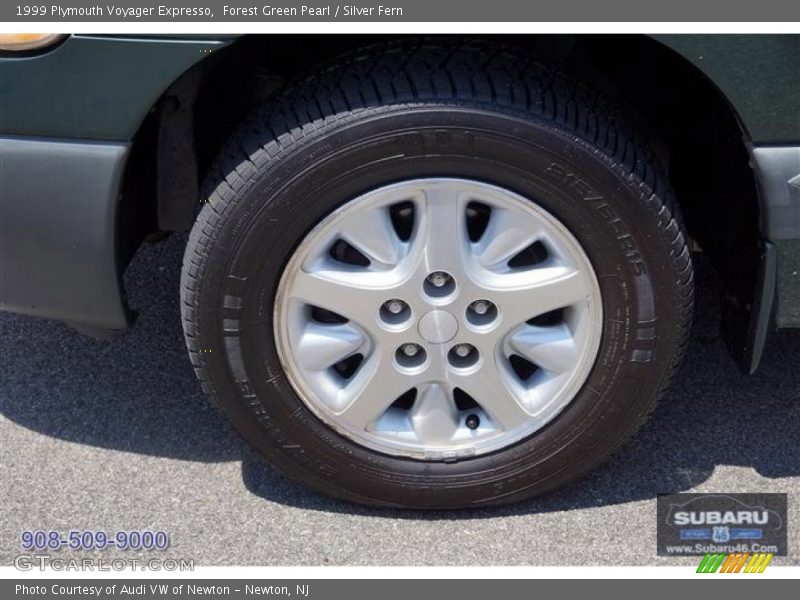Forest Green Pearl / Silver Fern 1999 Plymouth Voyager Expresso