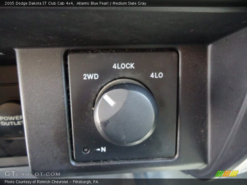 Atlantic Blue Pearl / Medium Slate Gray 2005 Dodge Dakota ST Club Cab 4x4