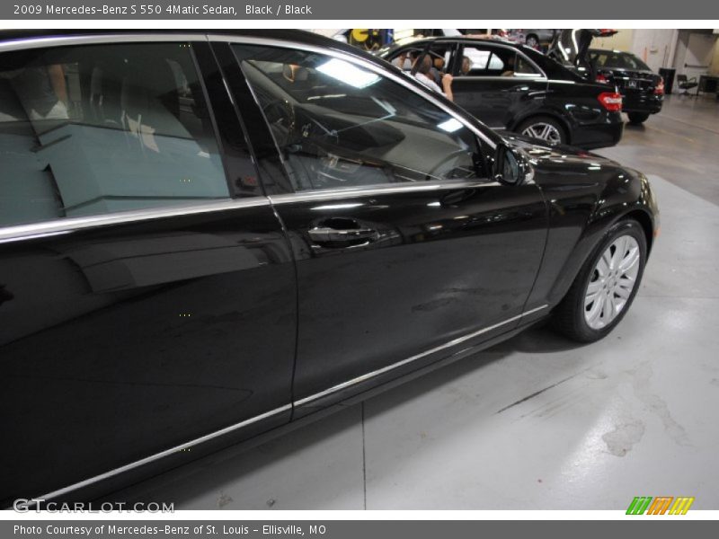 Black / Black 2009 Mercedes-Benz S 550 4Matic Sedan