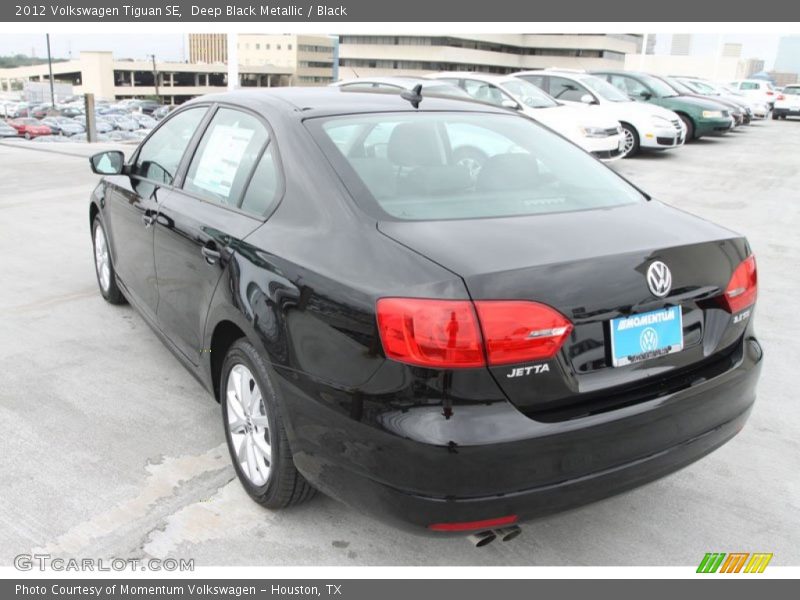 Deep Black Metallic / Black 2012 Volkswagen Tiguan SE