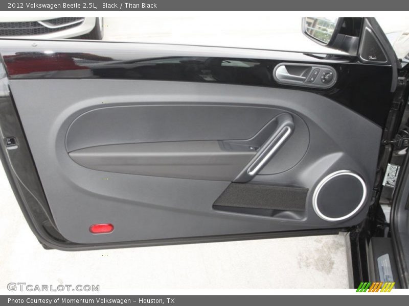 Black / Titan Black 2012 Volkswagen Beetle 2.5L
