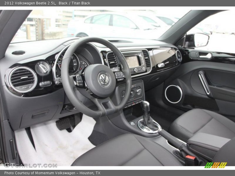 Black / Titan Black 2012 Volkswagen Beetle 2.5L