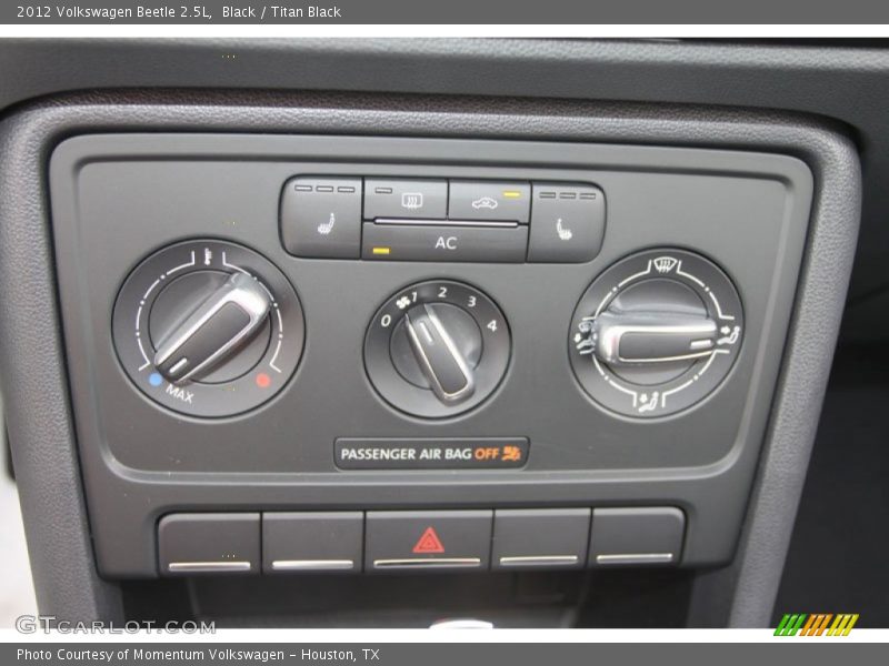 Black / Titan Black 2012 Volkswagen Beetle 2.5L