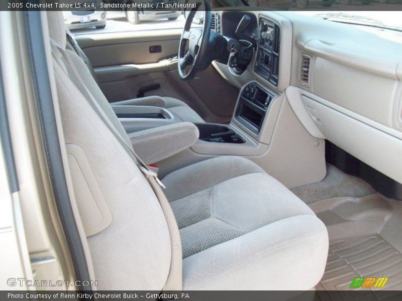 Sandstone Metallic / Tan/Neutral 2005 Chevrolet Tahoe LS 4x4