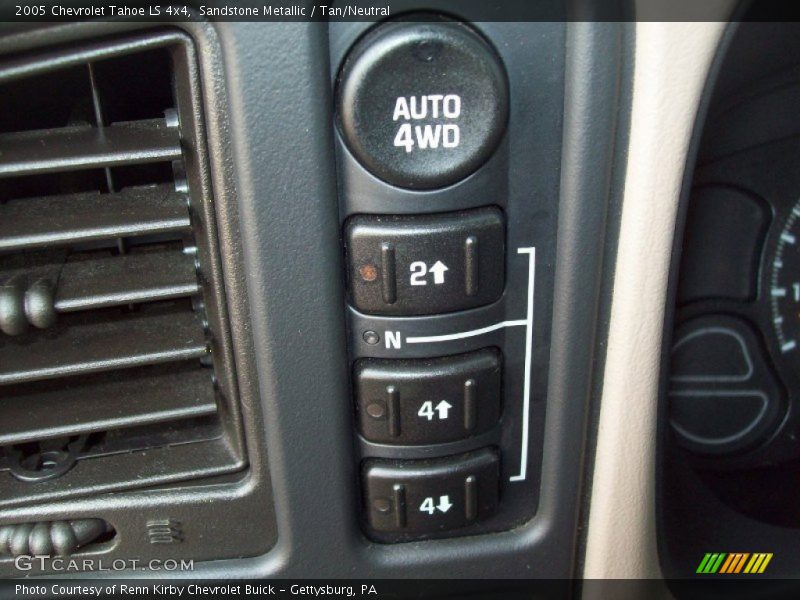Sandstone Metallic / Tan/Neutral 2005 Chevrolet Tahoe LS 4x4