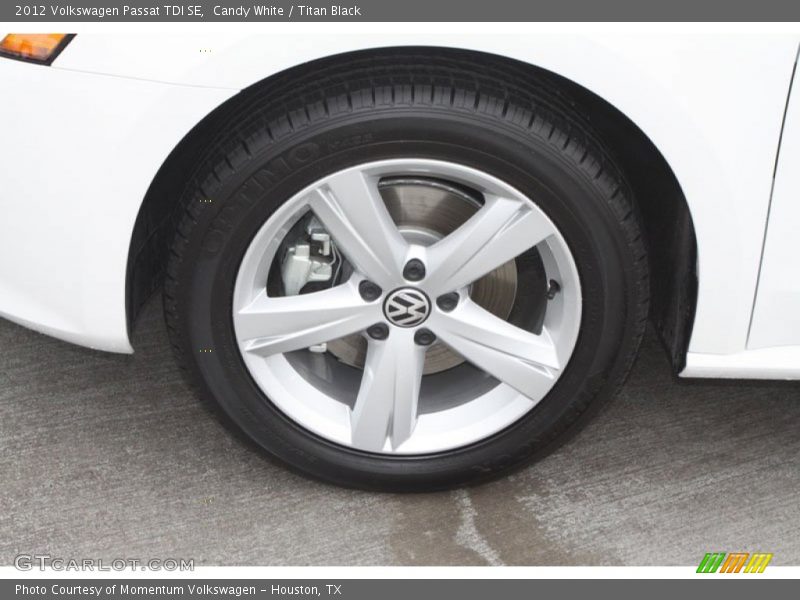 Candy White / Titan Black 2012 Volkswagen Passat TDI SE