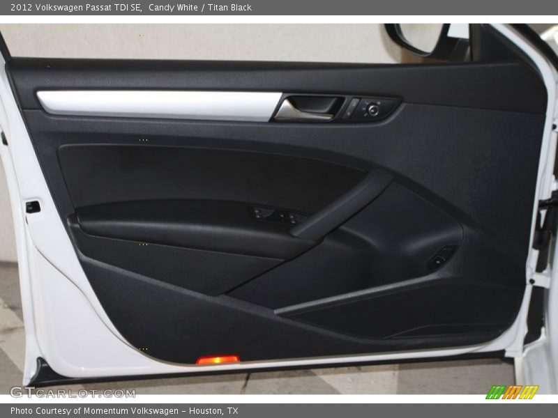 Candy White / Titan Black 2012 Volkswagen Passat TDI SE