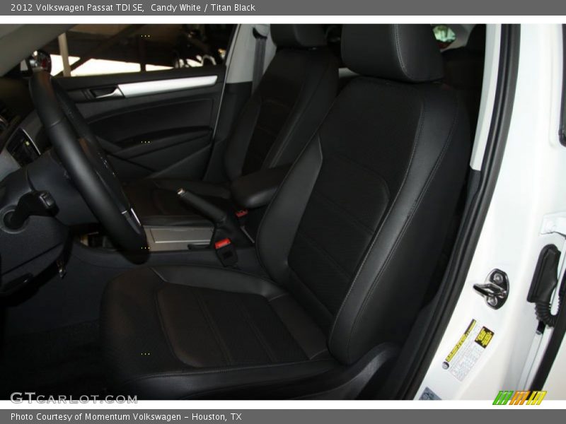 Candy White / Titan Black 2012 Volkswagen Passat TDI SE