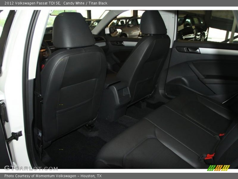 Candy White / Titan Black 2012 Volkswagen Passat TDI SE