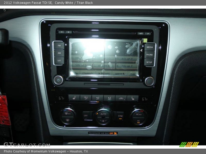 Candy White / Titan Black 2012 Volkswagen Passat TDI SE