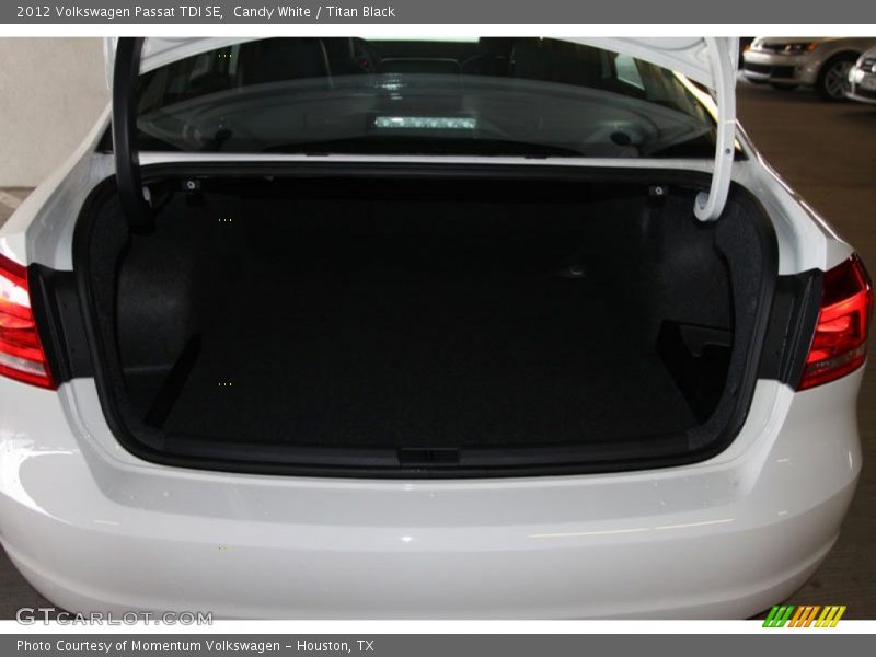 Candy White / Titan Black 2012 Volkswagen Passat TDI SE