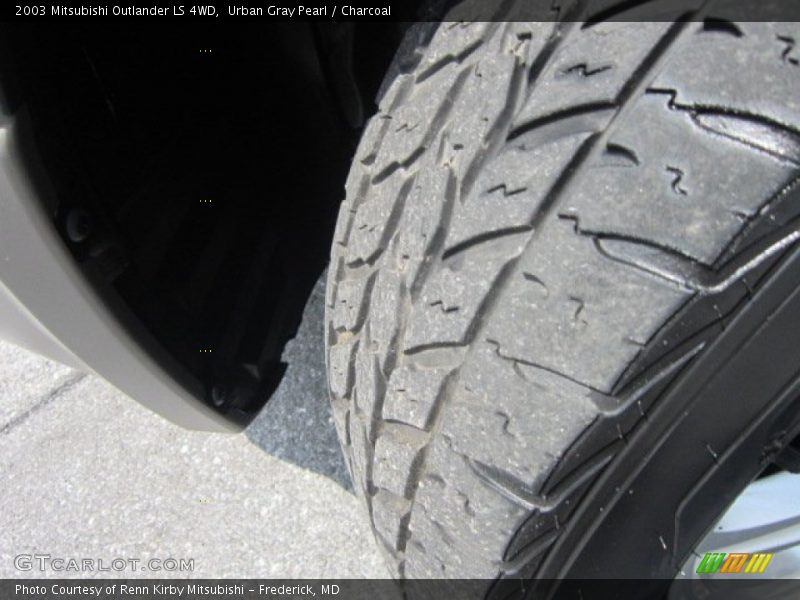 Urban Gray Pearl / Charcoal 2003 Mitsubishi Outlander LS 4WD
