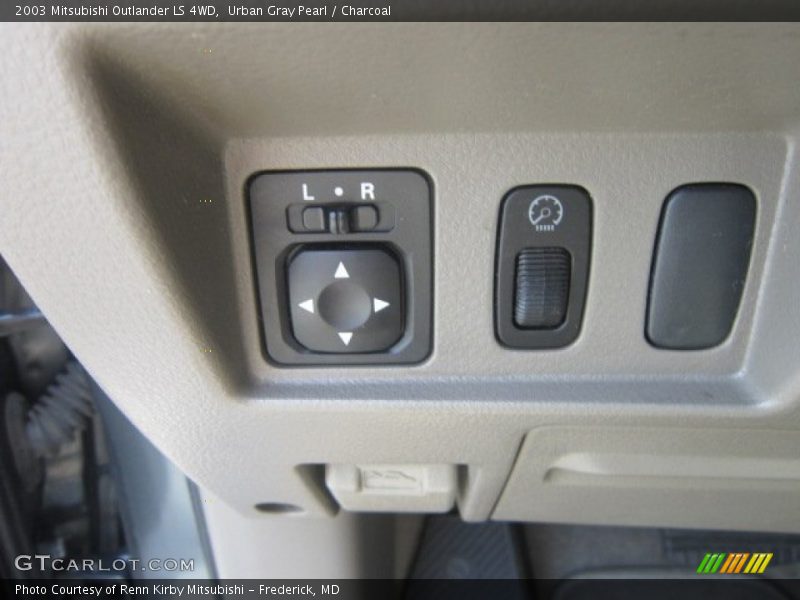 Urban Gray Pearl / Charcoal 2003 Mitsubishi Outlander LS 4WD