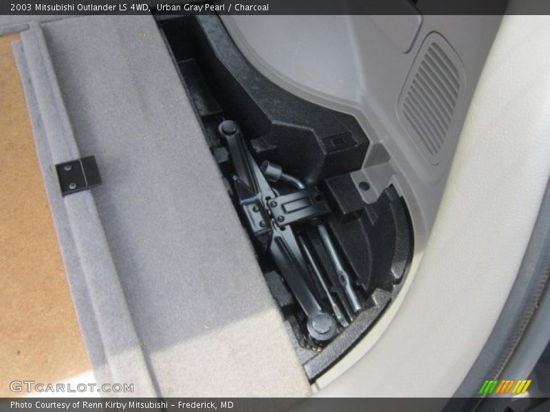 Urban Gray Pearl / Charcoal 2003 Mitsubishi Outlander LS 4WD