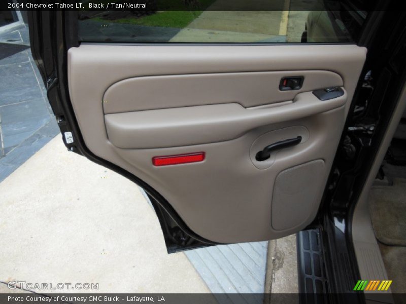 Black / Tan/Neutral 2004 Chevrolet Tahoe LT