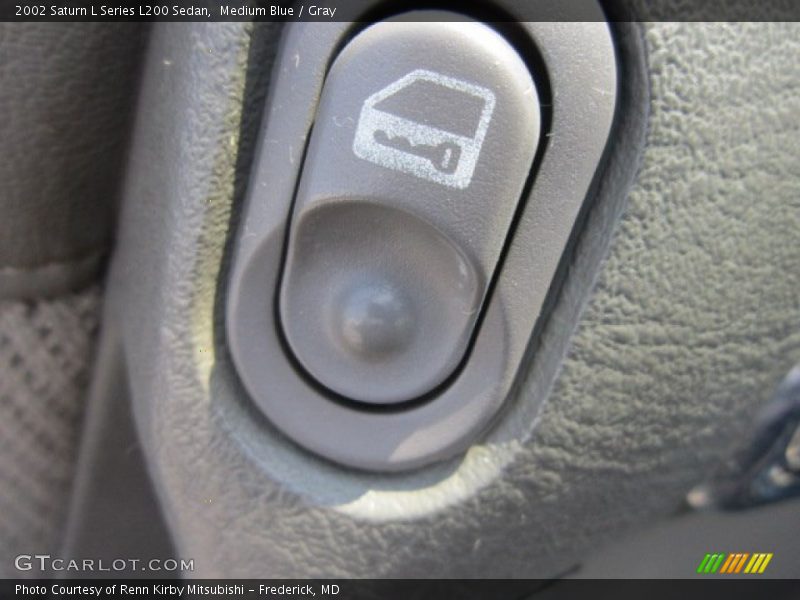 Medium Blue / Gray 2002 Saturn L Series L200 Sedan