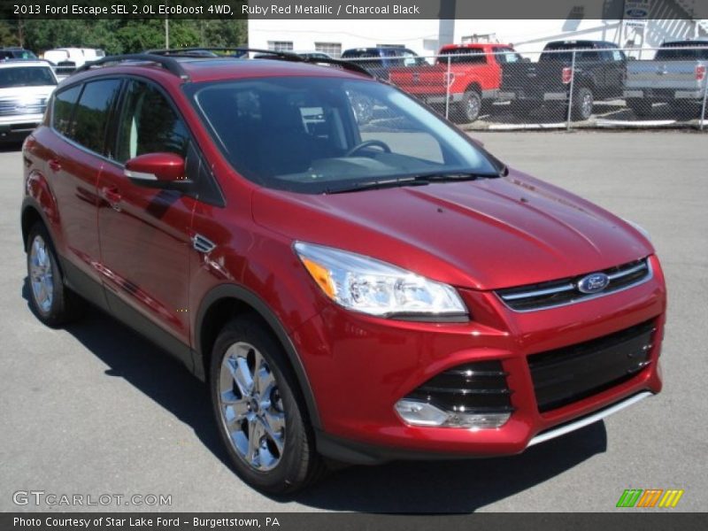 Front 3/4 View of 2013 Escape SEL 2.0L EcoBoost 4WD