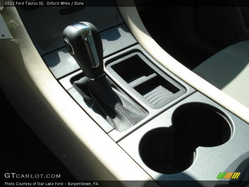 Oxford White / Dune 2013 Ford Taurus SE