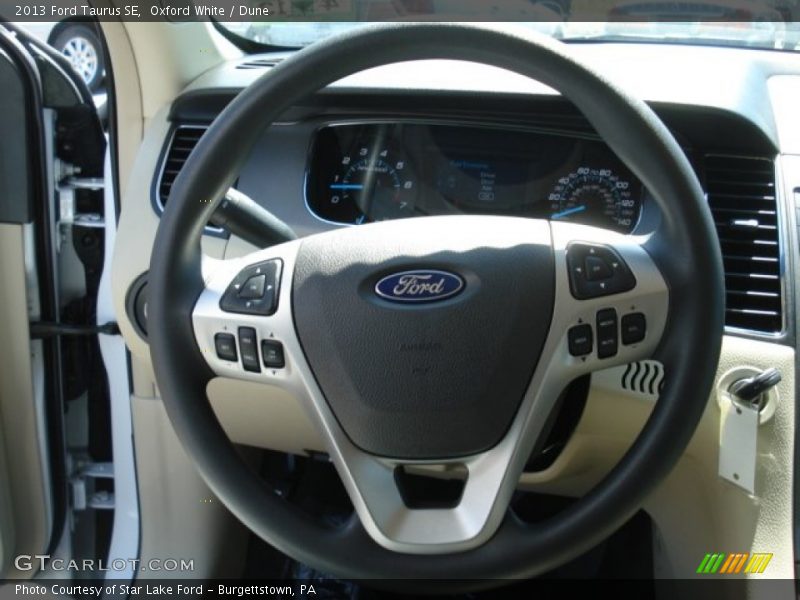 Oxford White / Dune 2013 Ford Taurus SE