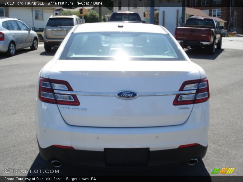 White Platinum Tri-Coat / Dune 2013 Ford Taurus SEL