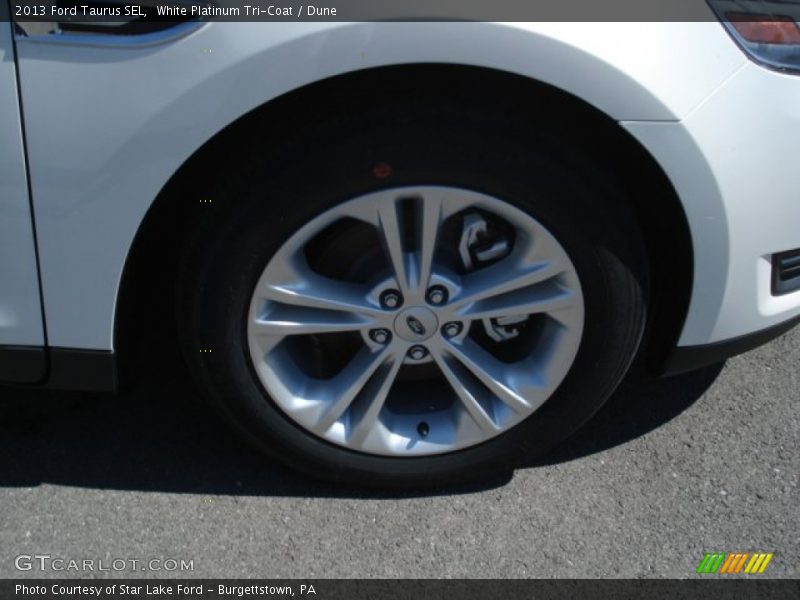 White Platinum Tri-Coat / Dune 2013 Ford Taurus SEL