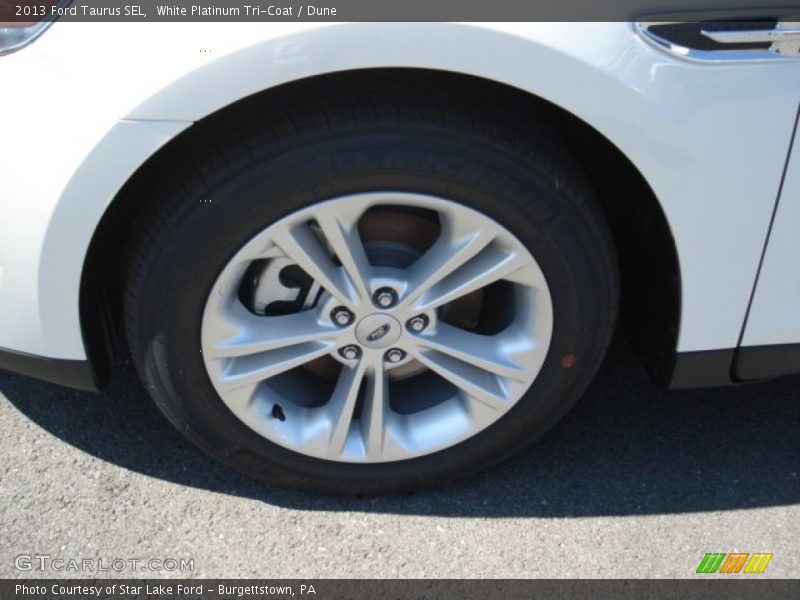 White Platinum Tri-Coat / Dune 2013 Ford Taurus SEL