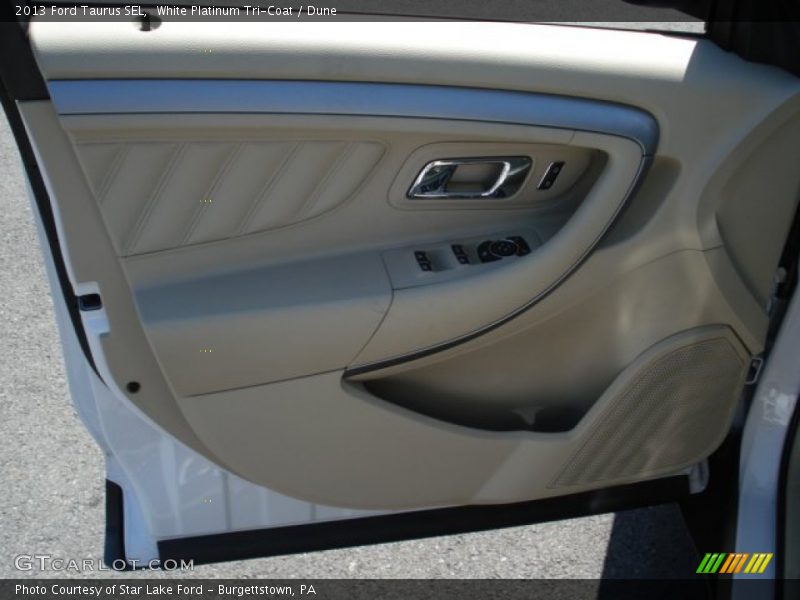 White Platinum Tri-Coat / Dune 2013 Ford Taurus SEL