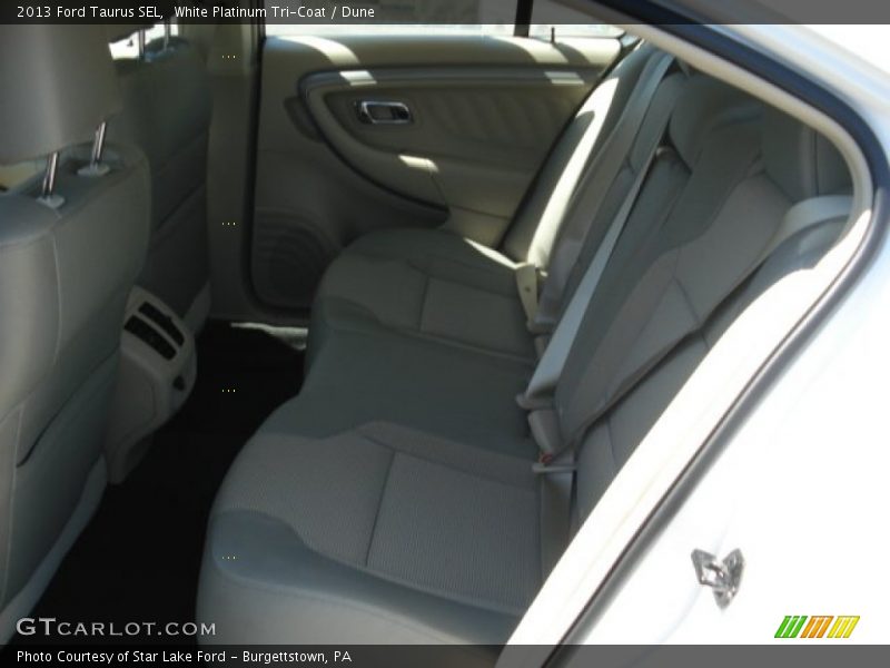 White Platinum Tri-Coat / Dune 2013 Ford Taurus SEL