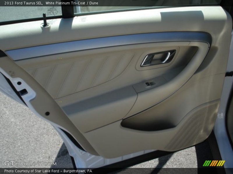White Platinum Tri-Coat / Dune 2013 Ford Taurus SEL
