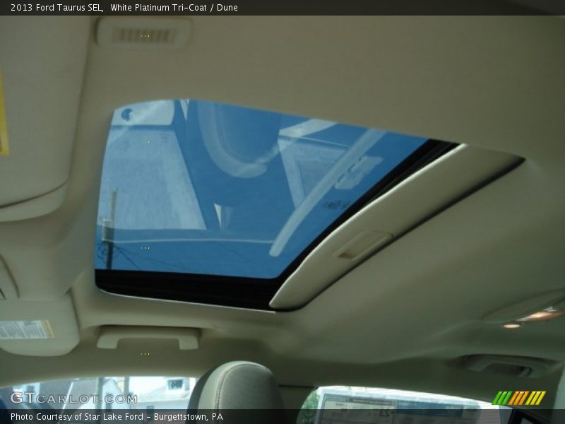 White Platinum Tri-Coat / Dune 2013 Ford Taurus SEL