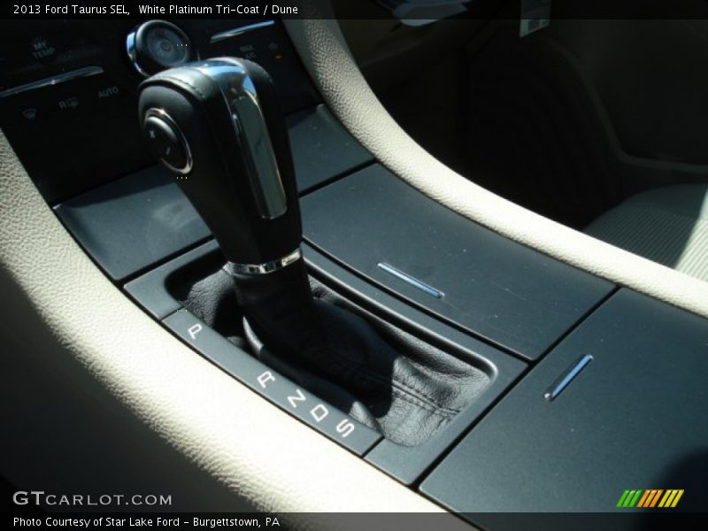 White Platinum Tri-Coat / Dune 2013 Ford Taurus SEL