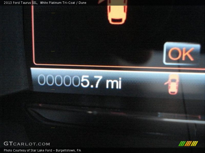 White Platinum Tri-Coat / Dune 2013 Ford Taurus SEL