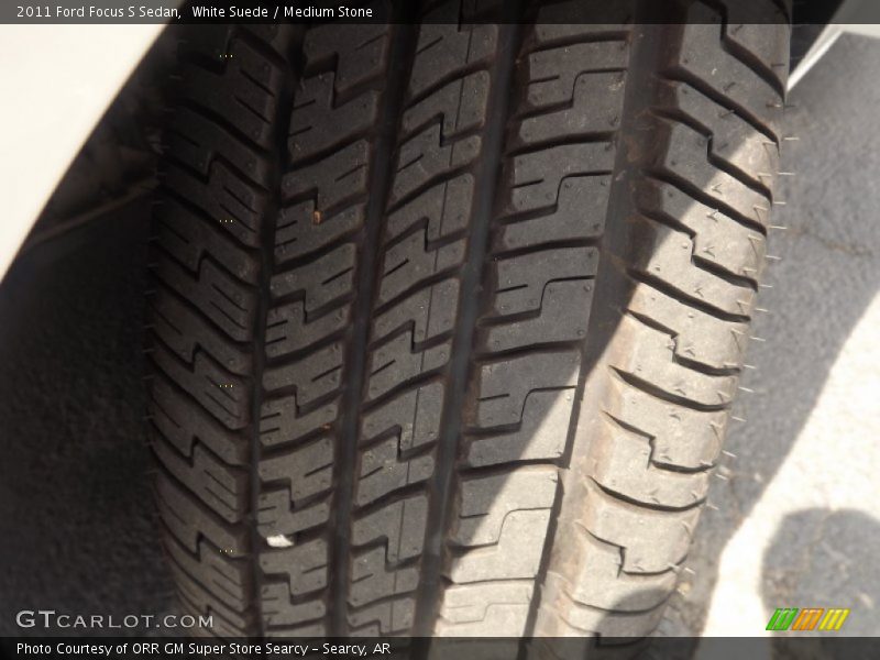 White Suede / Medium Stone 2011 Ford Focus S Sedan