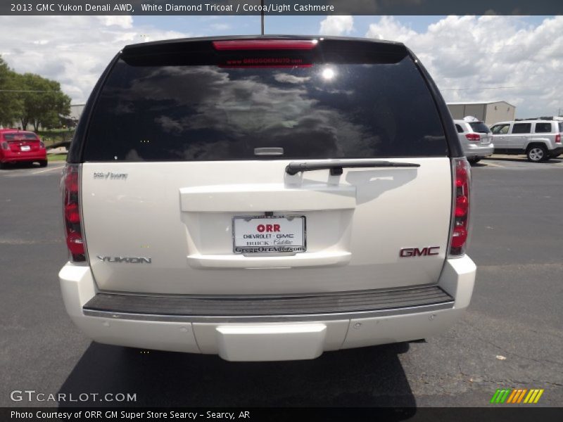 White Diamond Tricoat / Cocoa/Light Cashmere 2013 GMC Yukon Denali AWD